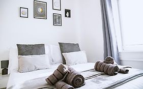 The Coastal Gateway, Free Car Park, 3 Bedrooms, 5 Beds,, Central Location